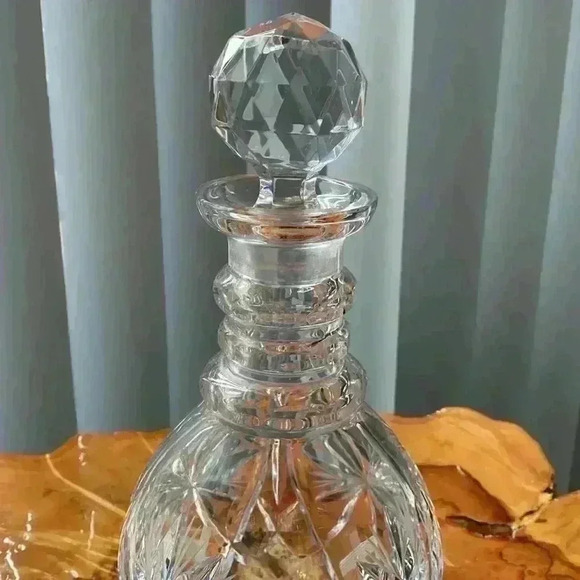 Vintage Cut Crystal  Decanter with stopper - Picture 14 of 16